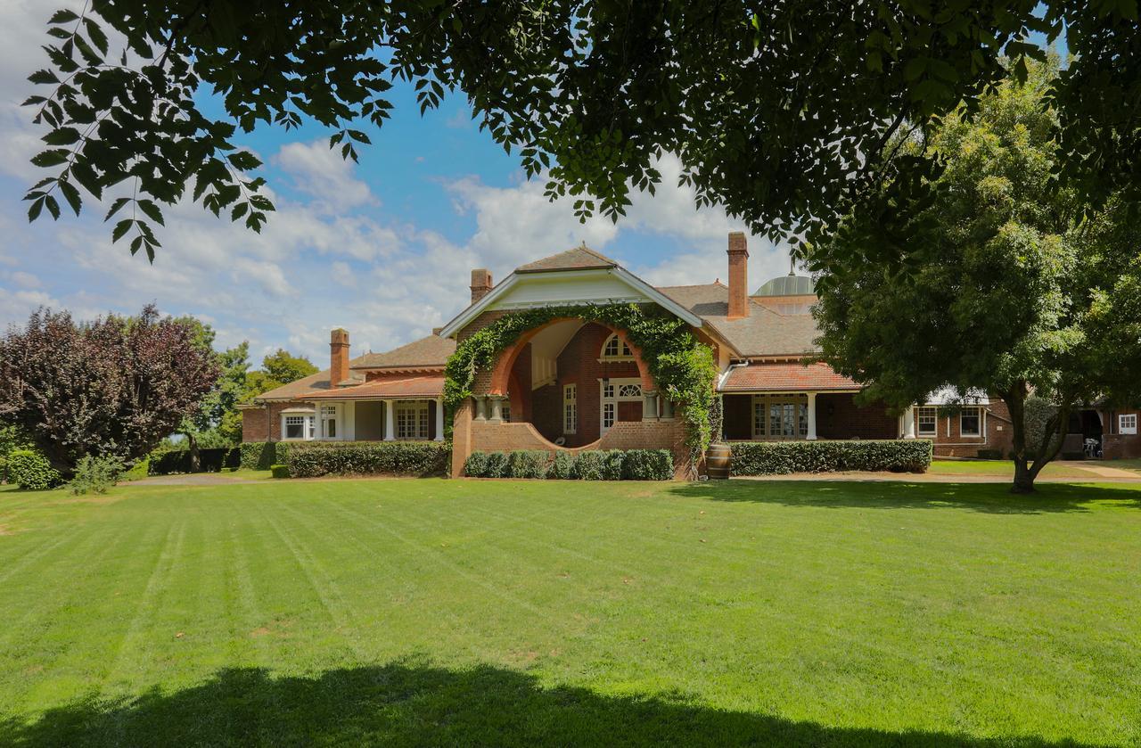 Petersons Armidale Winery And Guesthouse Dış mekan fotoğraf