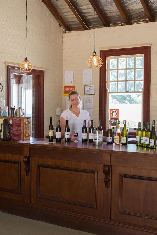 Petersons Armidale Winery And Guesthouse Dış mekan fotoğraf